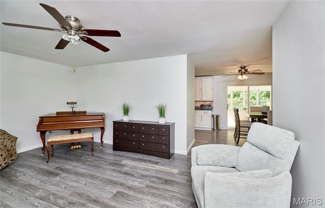 32 Bartley Street, St Charles, MO 63376