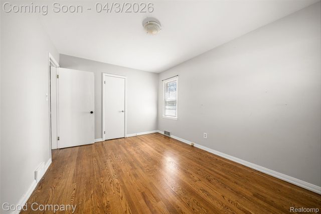 2714 Rochester Road, Royal Oak Charter Township, MI 48073