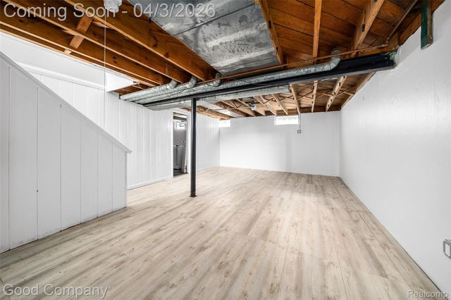 2714 Rochester Road, Royal Oak Charter Township, MI 48073