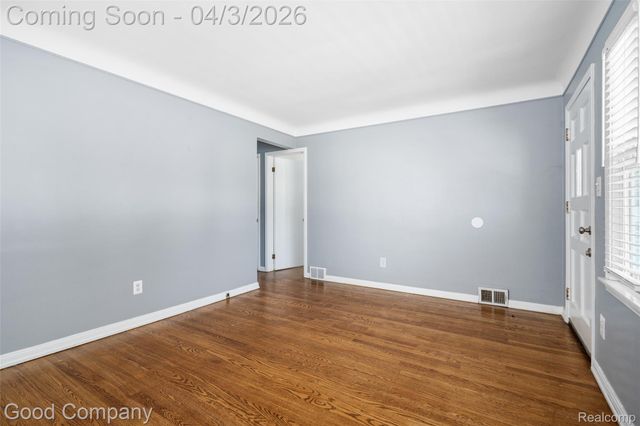 2714 Rochester Road, Royal Oak Charter Township, MI 48073