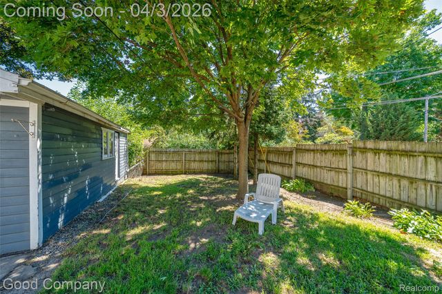 2714 Rochester Road, Royal Oak Charter Township, MI 48073