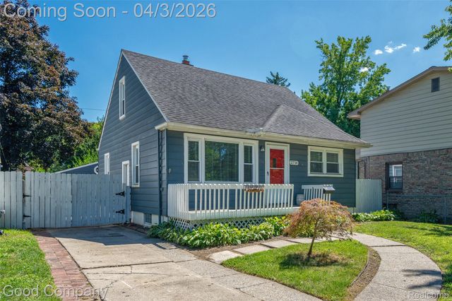 2714 Rochester Road, Royal Oak Charter Township, MI 48073