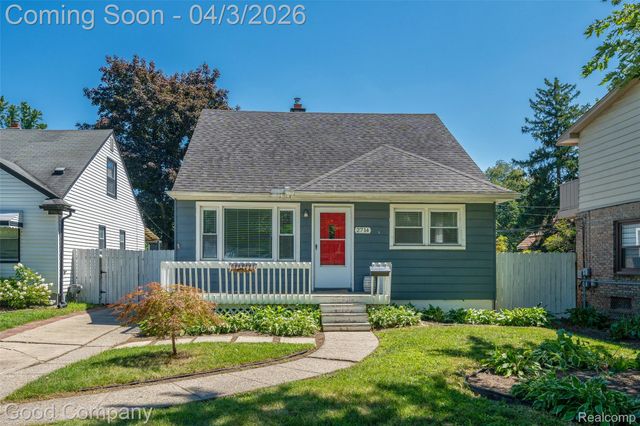 2714 Rochester Road, Royal Oak Charter Township, MI 48073