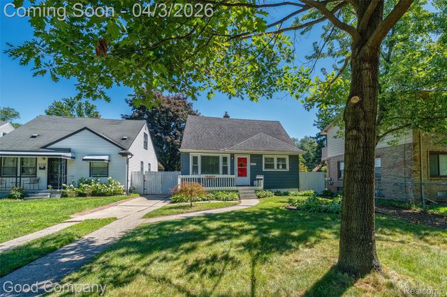 2714 Rochester Road, Royal Oak Charter Township, MI 48073