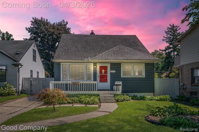 2714 Rochester Road, Royal Oak Charter Township, MI 48073