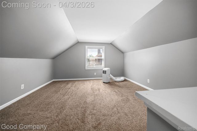 2714 Rochester Road, Royal Oak Charter Township, MI 48073