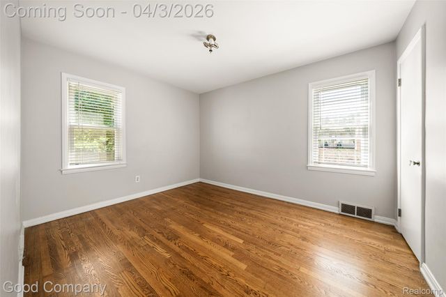 2714 Rochester Road, Royal Oak Charter Township, MI 48073