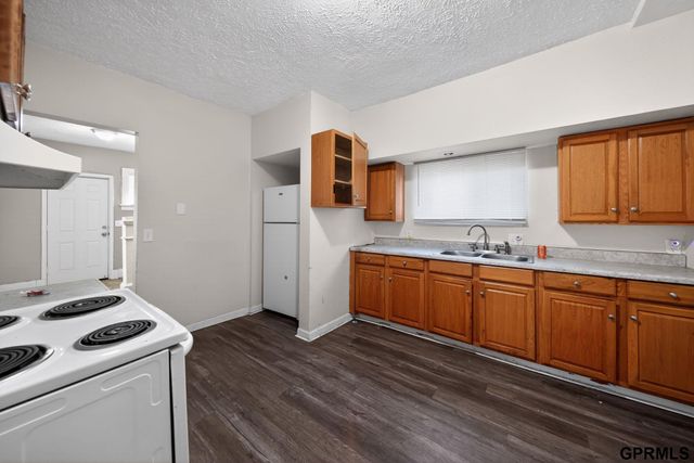 2504 Hartman Avenue, Omaha, NE 68111