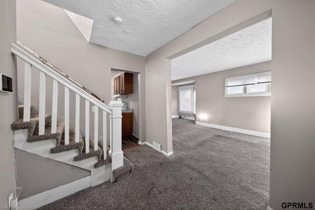 2504 Hartman Avenue, Omaha, NE 68111