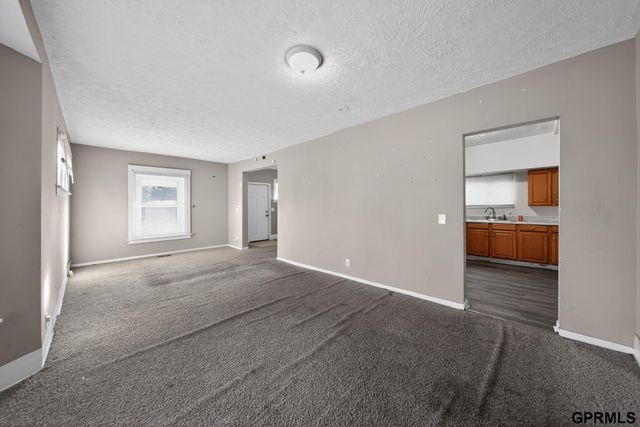 2504 Hartman Avenue, Omaha, NE 68111