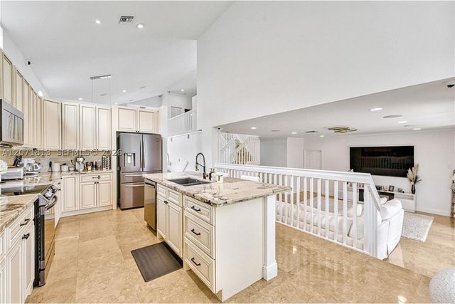 1500 SW 171st Ter, Pembroke Pines, FL 33027