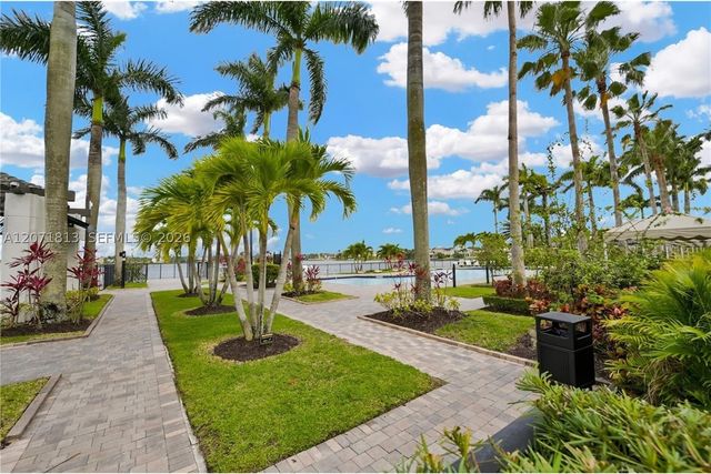 1500 SW 171st Ter, Pembroke Pines, FL 33027