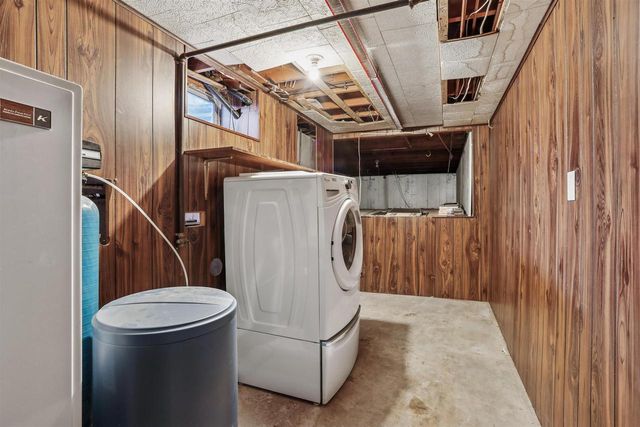 1482 COMMANCHE AVENUE, Green Bay, WI 54313