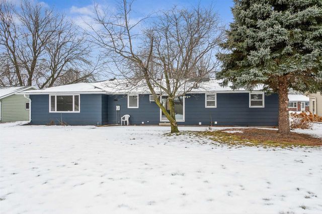1482 COMMANCHE AVENUE, Green Bay, WI 54313