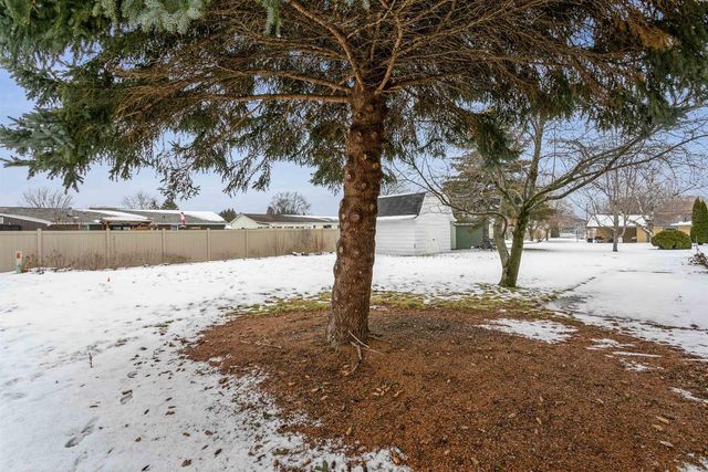 1482 COMMANCHE AVENUE, Green Bay, WI 54313