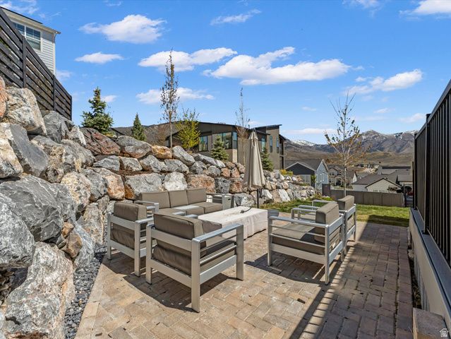 2357 E GLACIAL PEAK DR, Draper, UT 84020
