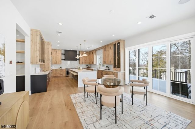 11 Homestead Ter, Livingston Twp., NJ 07039