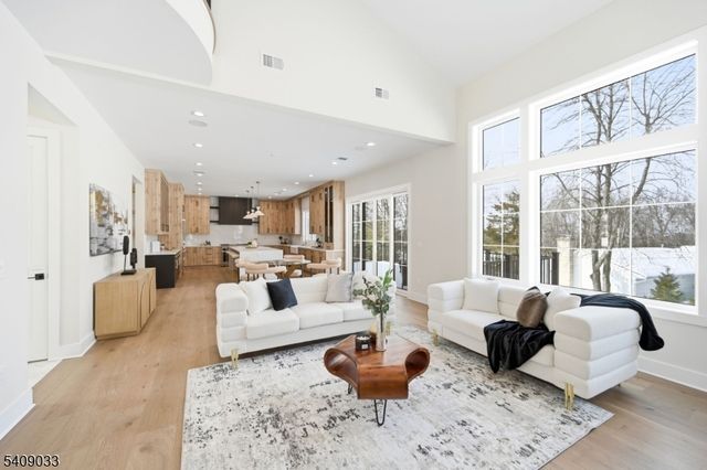 11 Homestead Ter, Livingston Twp., NJ 07039