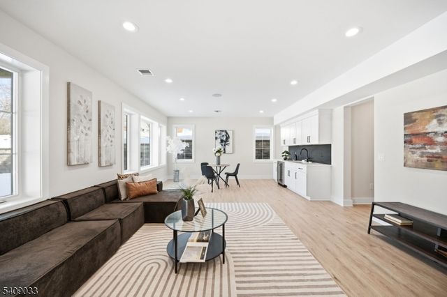 11 Homestead Ter, Livingston Twp., NJ 07039