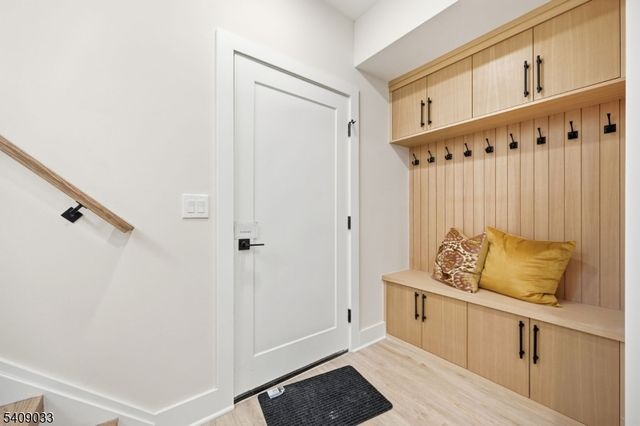 11 Homestead Ter, Livingston Twp., NJ 07039