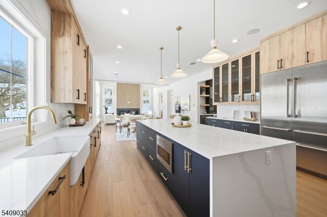 11 Homestead Ter, Livingston Twp., NJ 07039