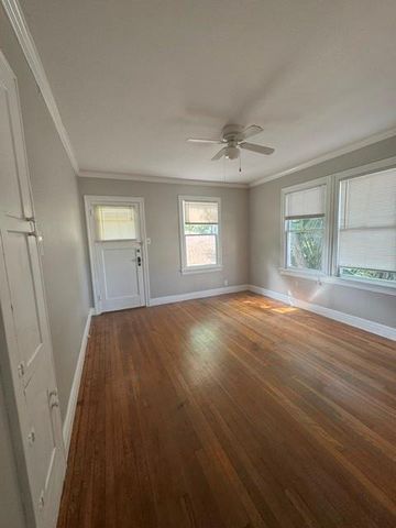 902 E 43rd ST, Austin, TX 78751