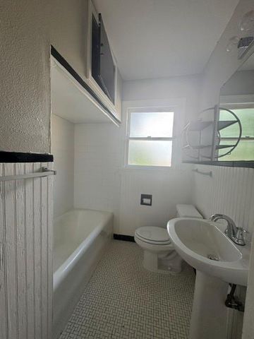 902 E 43rd ST, Austin, TX 78751