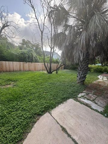 902 E 43rd ST, Austin, TX 78751