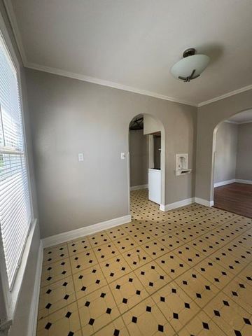 902 E 43rd ST, Austin, TX 78751