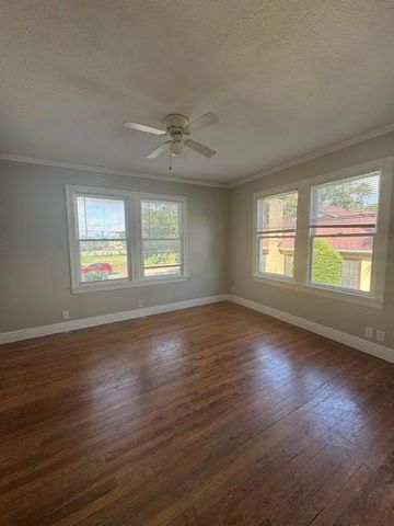 902 E 43rd ST, Austin, TX 78751