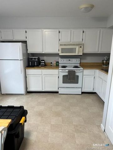 142 Aspetuck Village 142, New Milford, CT 06776