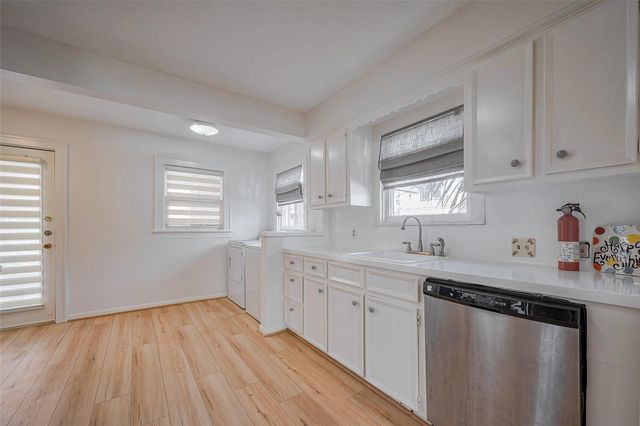 1614 Ridgewood Street, Houston, TX 77006