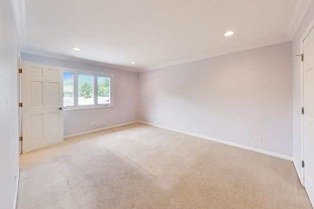 520 HUMMINGBIRD Lane, Deerfield, IL 60015