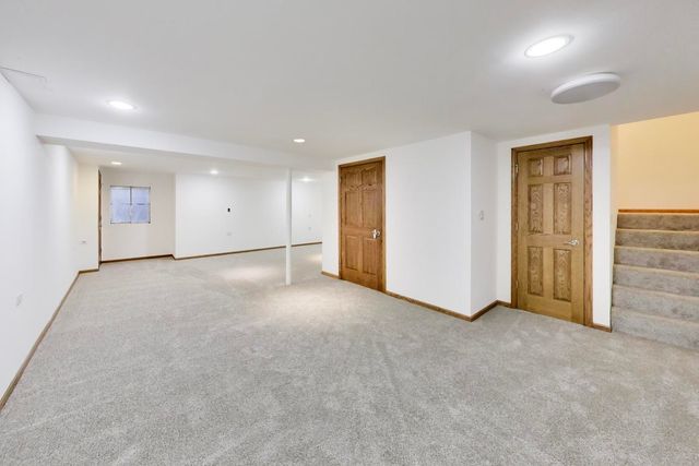 520 HUMMINGBIRD Lane, Deerfield, IL 60015