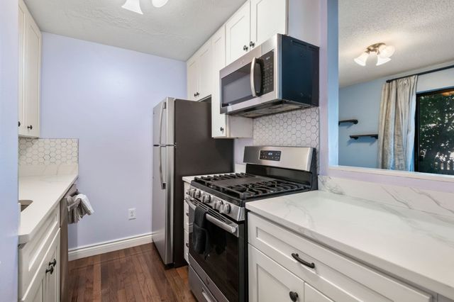 129 Lowell Street 4, Peabody, MA 01960