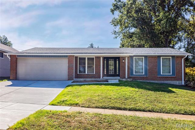 2766 Chalet Hill Drive, St Louis, MO 63129