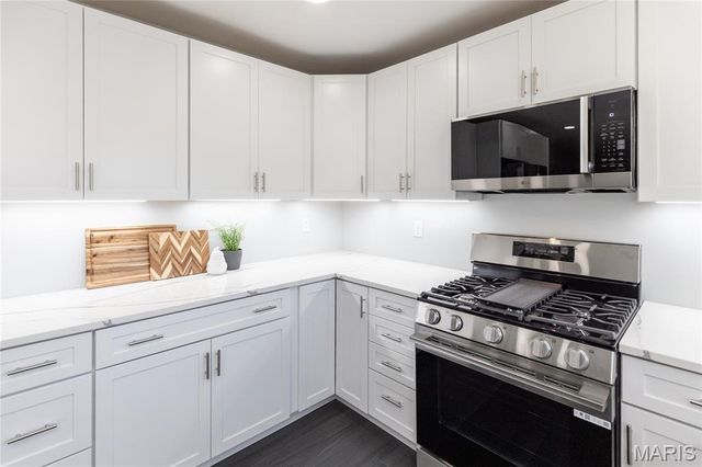 2766 Chalet Hill Drive, St Louis, MO 63129