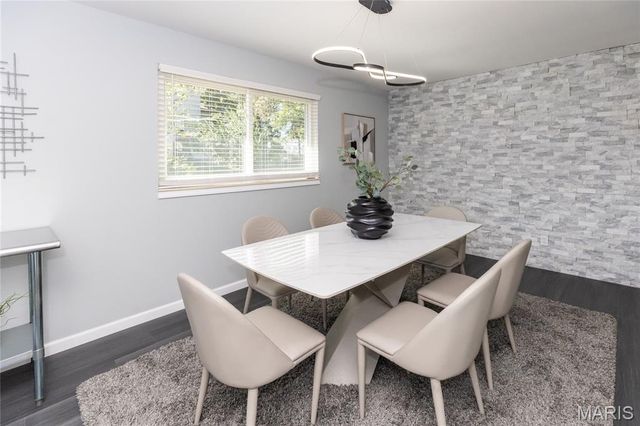 2766 Chalet Hill Drive, St Louis, MO 63129