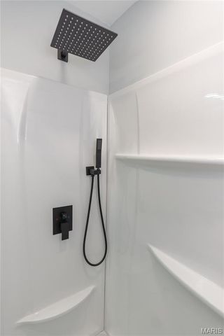 2766 Chalet Hill Drive, St Louis, MO 63129