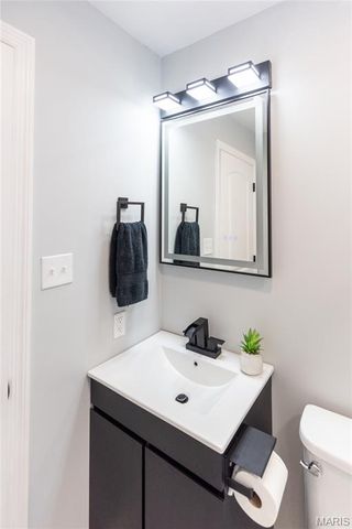 2766 Chalet Hill Drive, St Louis, MO 63129