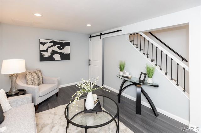 2766 Chalet Hill Drive, St Louis, MO 63129