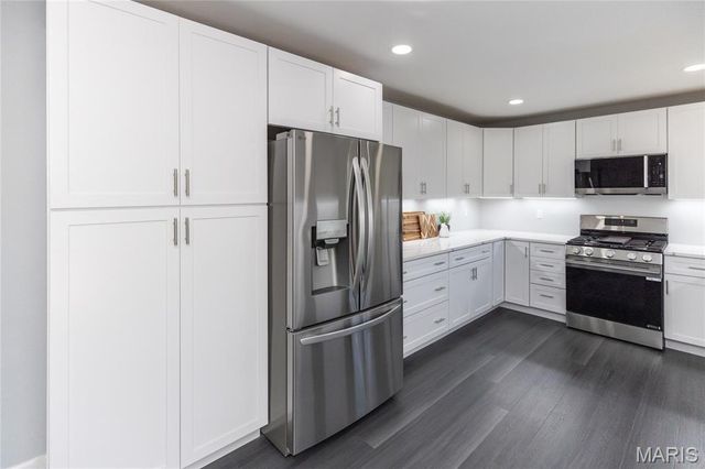 2766 Chalet Hill Drive, St Louis, MO 63129