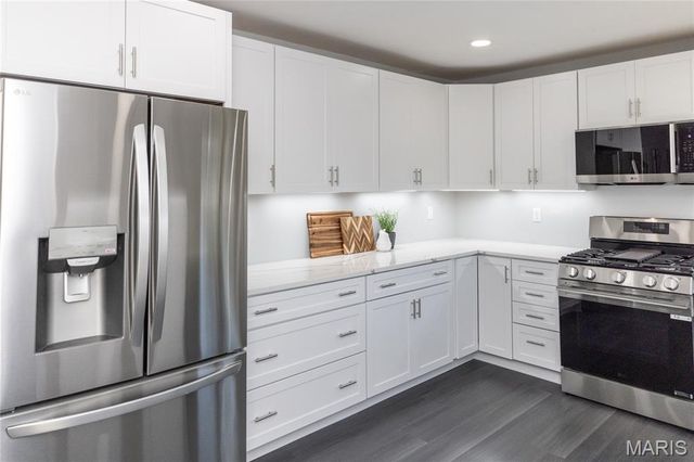 2766 Chalet Hill Drive, St Louis, MO 63129