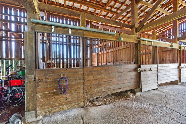 5100 Walnut Meadow Road, Paint Lick, KY 40461