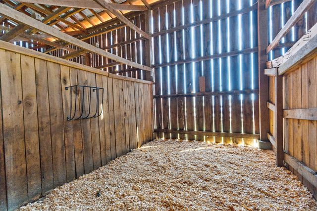 5100 Walnut Meadow Road, Paint Lick, KY 40461