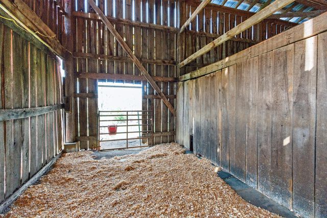 5100 Walnut Meadow Road, Paint Lick, KY 40461