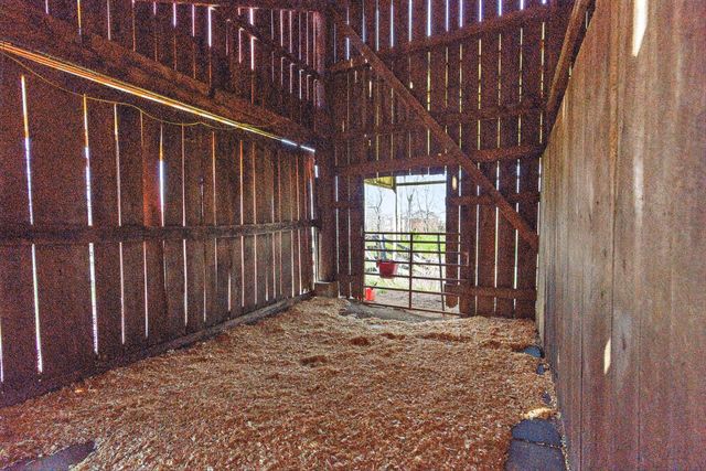 5100 Walnut Meadow Road, Paint Lick, KY 40461