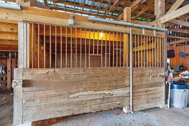 5100 Walnut Meadow Road, Paint Lick, KY 40461