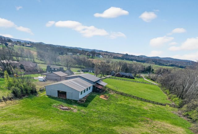 5100 Walnut Meadow Road, Paint Lick, KY 40461