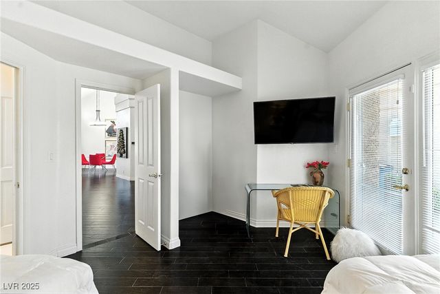 7988 Harbour Towne Avenue, Las Vegas, NV 89113